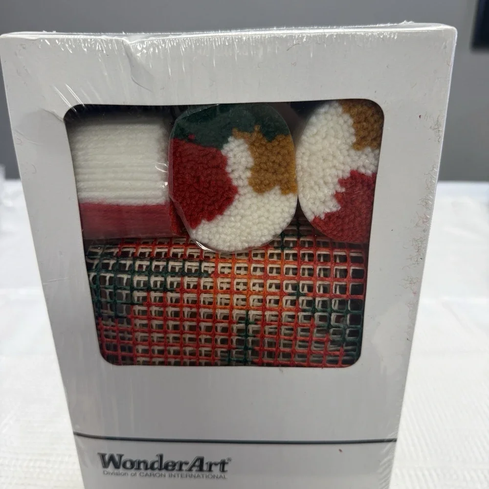 Vtg Caron Wonderart 4632 Poinsettia Latch Hook 12x12 New Sealed Pillow Christmas